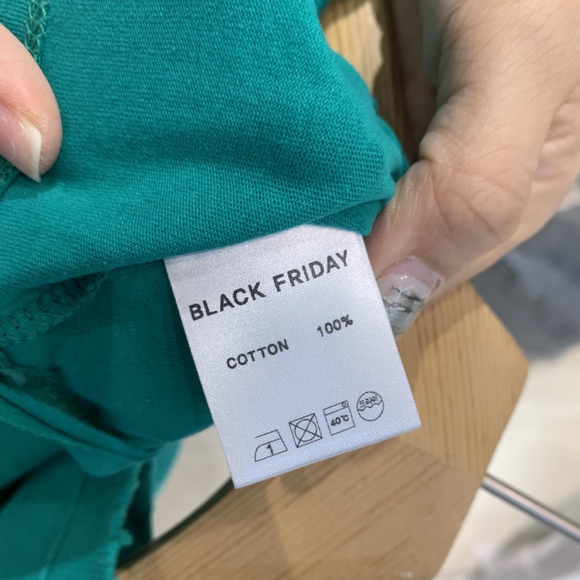 BLACKFRIDAY韓國代購㊣女士新品時尚熱賣人氣休閑推薦25春夏T恤BLACK FRIDAYT恤