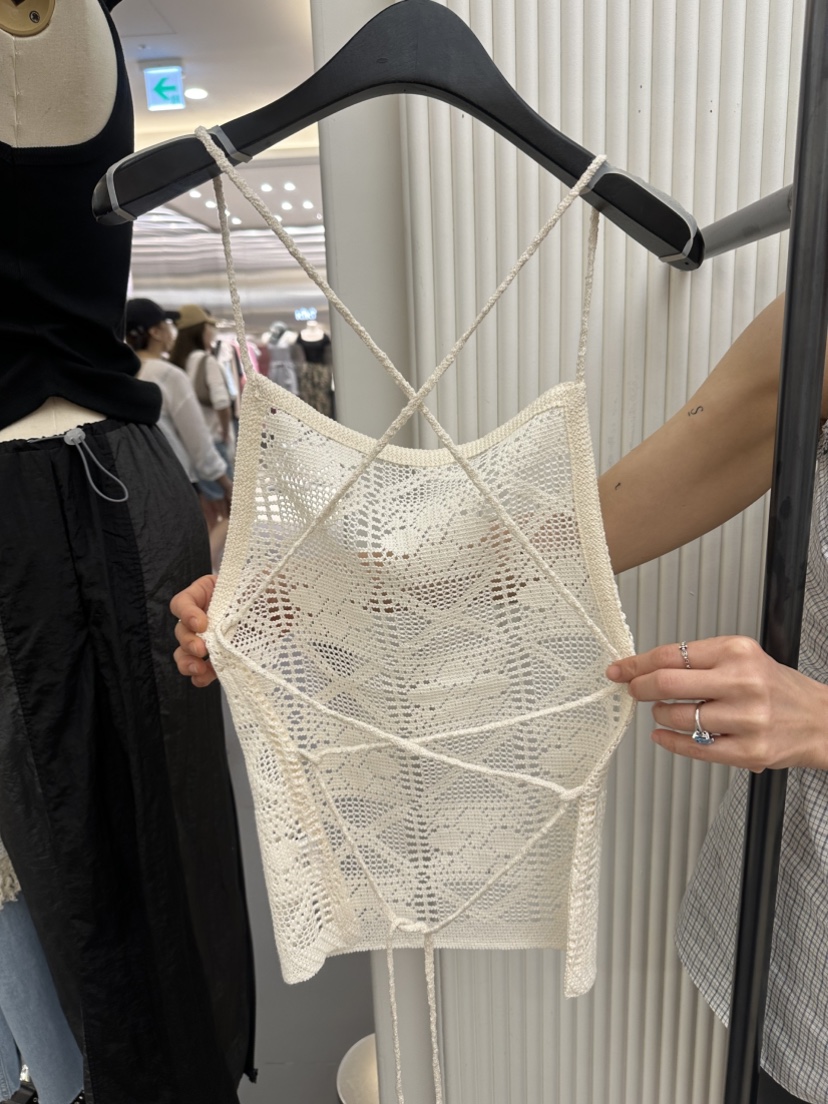 BETWEEN US韓國代購㊣女裝新款時尚休閑熱賣吊帶背心鉤針編織JICJO:SEOUL吊帶/背心