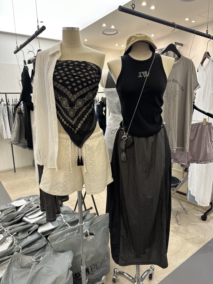 BETWEEN US韓國代購㊣女士新品熱賣時尚人氣推薦真品短褲花朵JICJO:SEOUL短褲