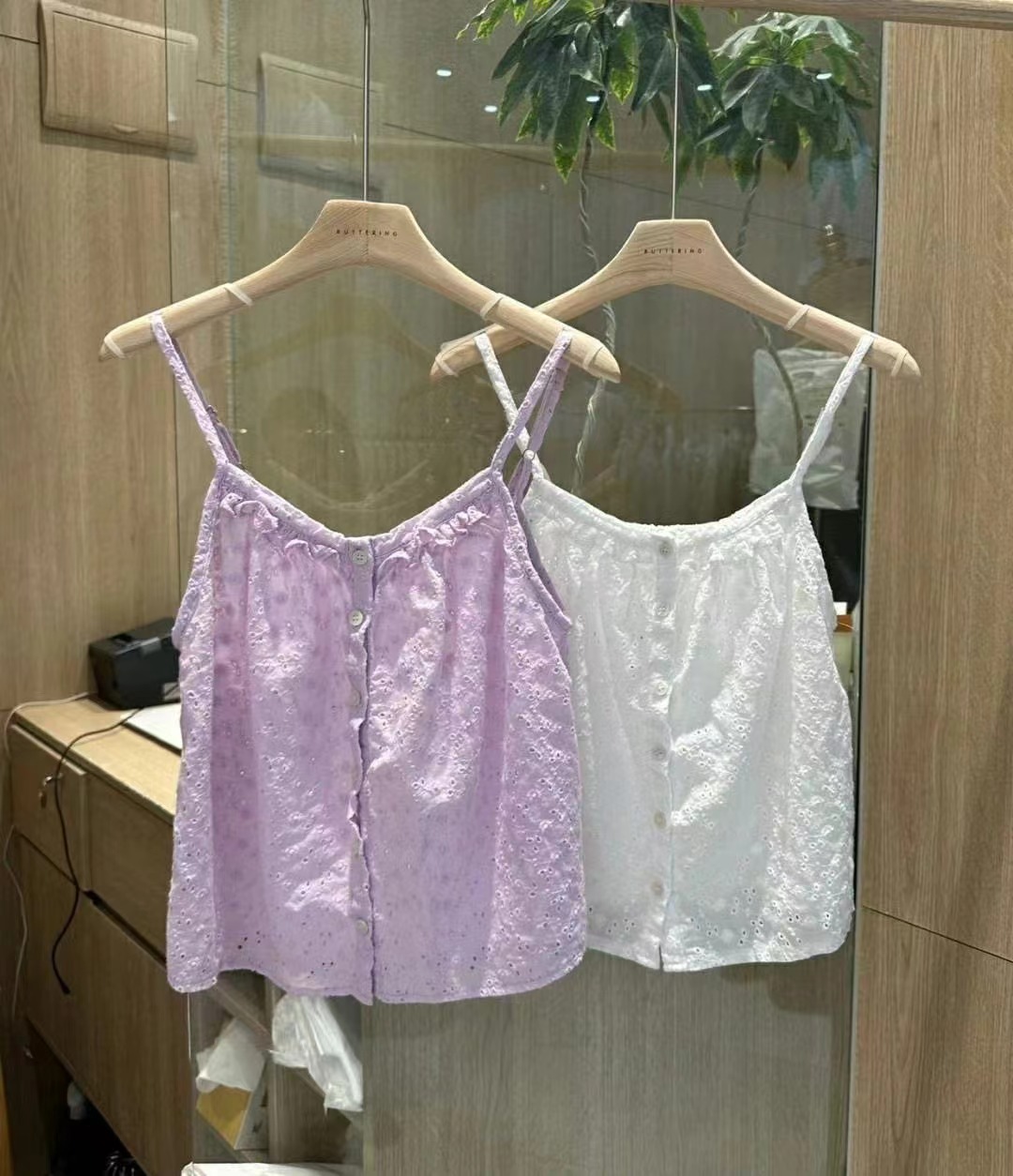 BUTTERING東大門㊣代購女裝新款真品休閑25春夏吊帶背心刺繡ARLOW吊帶/背心圖色2左二色