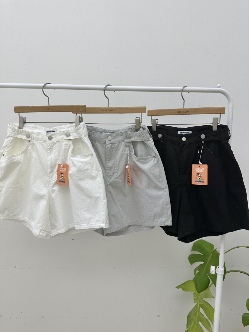 BUT韓國代購㊣女裝新款25春夏時尚熱賣推薦職業休閑真品短褲button短褲