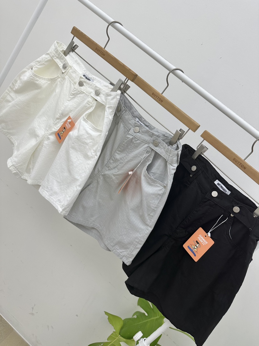 BUT韓國代購㊣女裝新款25春夏時尚熱賣推薦職業休閑真品短褲button短褲