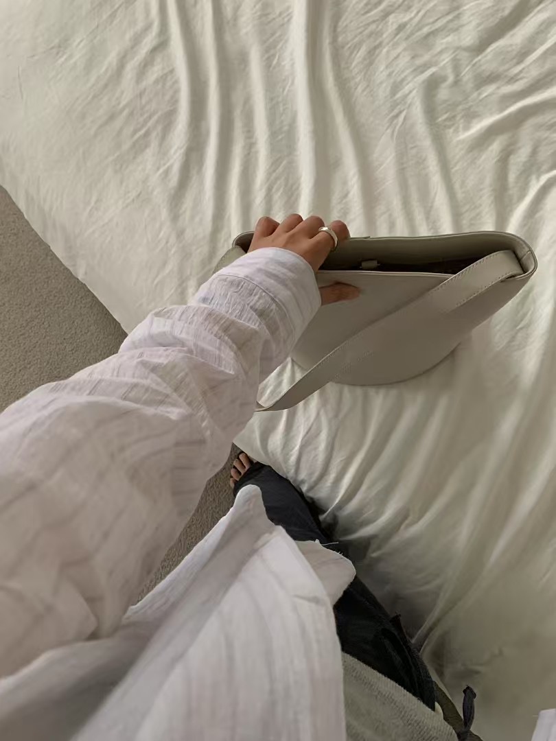 COMMA-콤마-T東大門㊣直郵女士新品熱賣時尚真品襯衫蕾絲衫COMMA襯衫/蕾絲衫