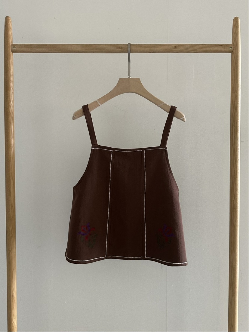 B_GARDER韓國代購㊣女士新品休閑時尚真品熱賣吊帶背心刺繡B.GARDER吊帶/背心圖色2