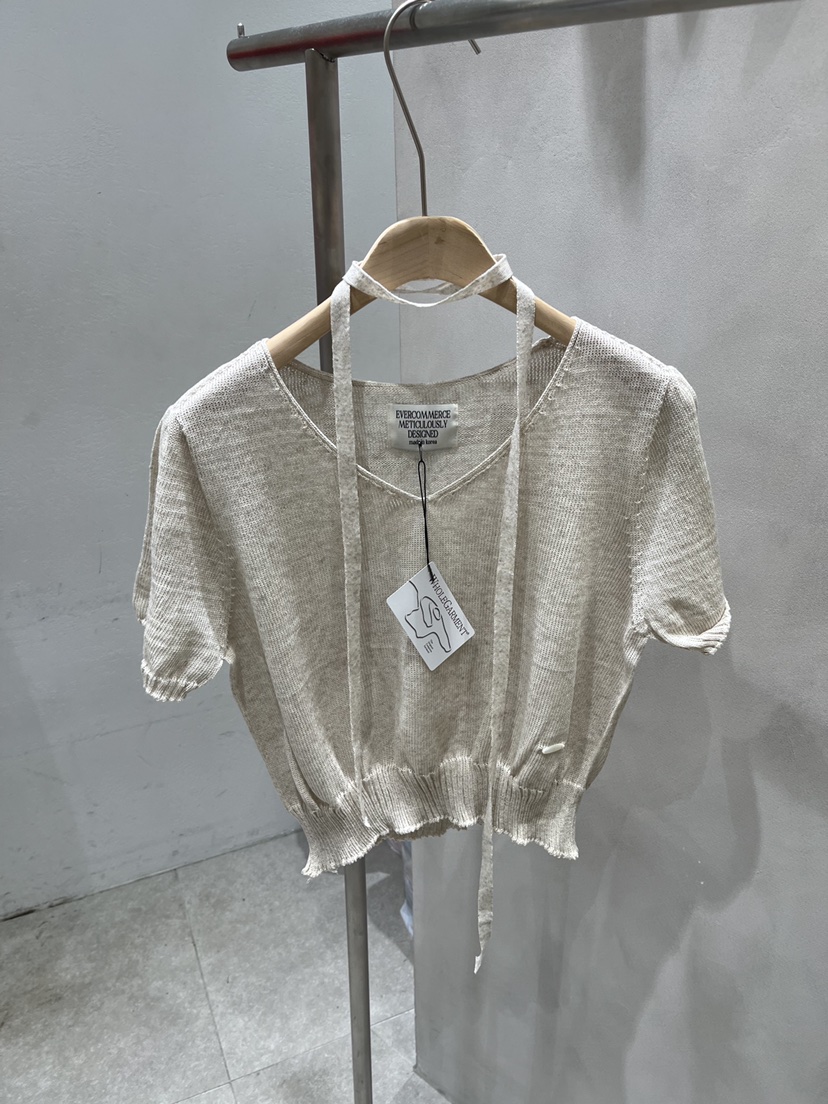 EVERCOMMERCE METICULOUSLY DESIGNED東大門㊣直郵女士新款休閑針織衫含脖帶EVERCOMMERCE METICULOUSLY DESIGNED針織衫
