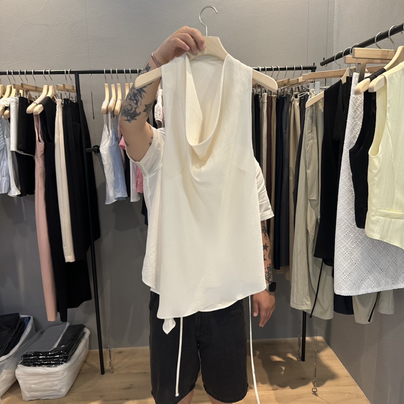 FLAMME TOIT韓國代購㊣女裝新品職業人氣休閑時尚吊帶背心FLAMME TOIT吊帶/背心圖色1