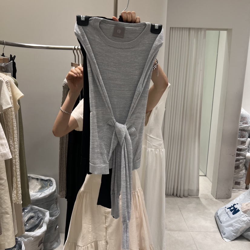 GLOW AND NYMPH韓國直郵㊣女士新品時尚推薦職業吊帶背心GLOW AND NYMPH吊帶/背心圖色1