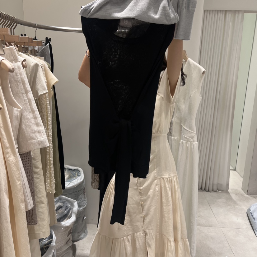GLOW AND NYMPH韓國直郵㊣女士新品時尚推薦職業吊帶背心GLOW AND NYMPH吊帶/背心圖色2