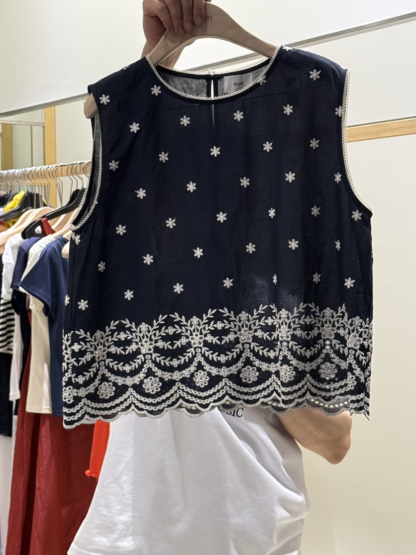 EUM東大門㊣實拍女士新品推薦熱賣時尚25春夏職業吊帶背心刺繡EUM吊帶/背心