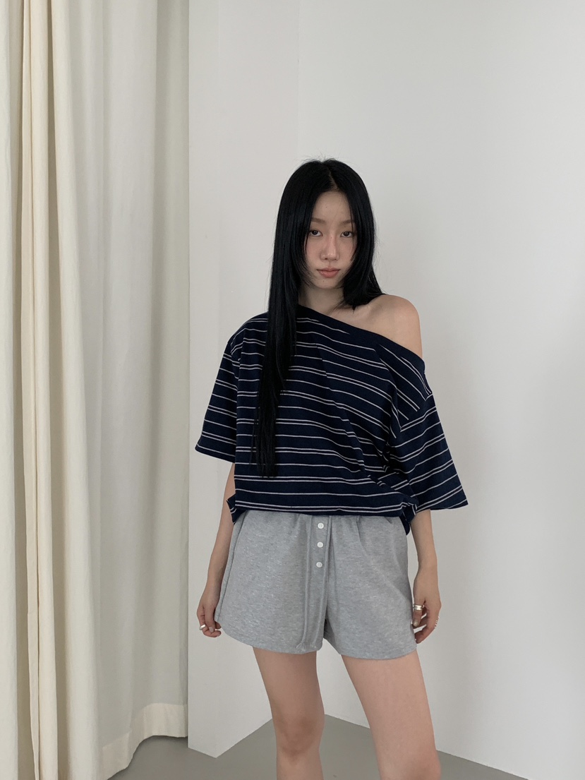 LOVE MOMENT東大門㊣直郵女士新品熱賣休閑職業T恤露肩條紋LOVE MOMENTT恤