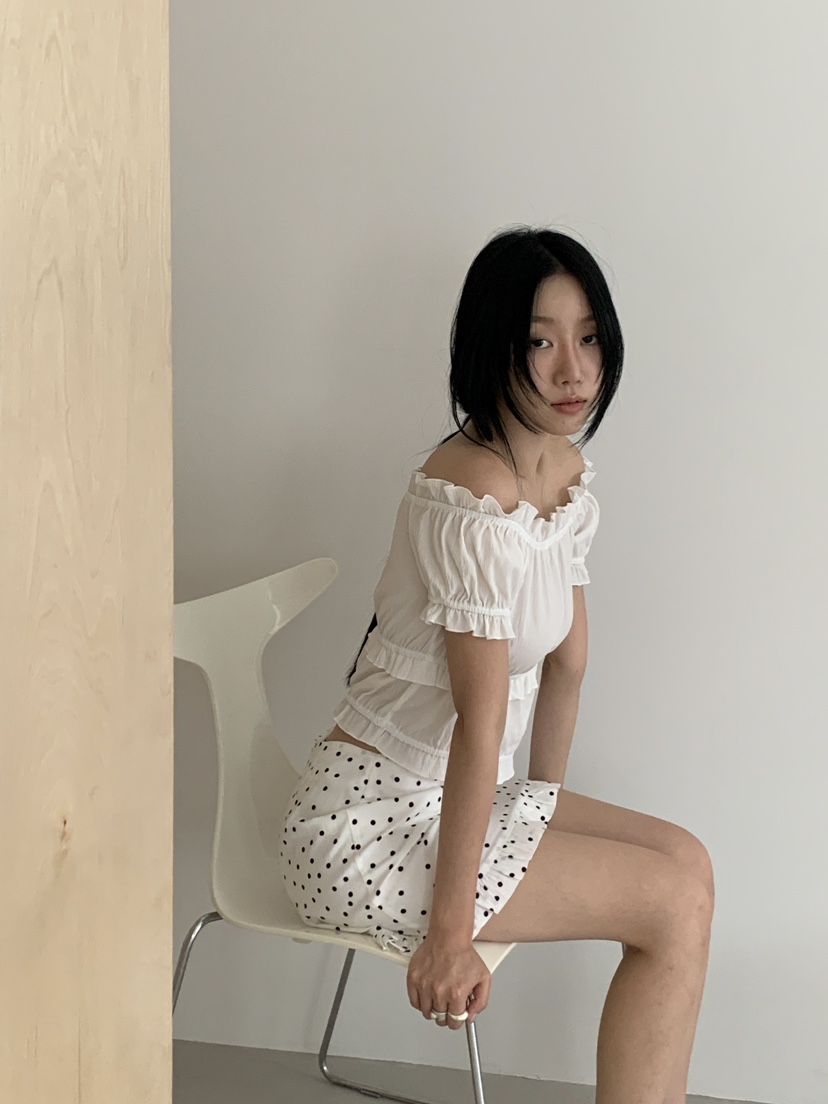LOVE MOMENT韓國代購㊣女士新款休閑25春夏襯衫蕾絲衫荷葉邊LOVE MOMENT襯衫/蕾絲衫