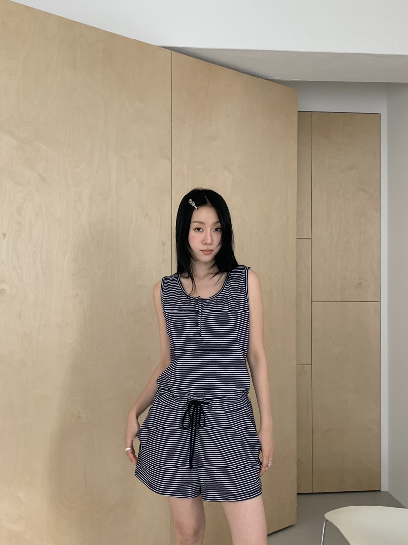 LOVE MOMENT東大門㊣實拍女士新款熱賣真品人氣休閑連體褲LOVE MOMENT連體褲