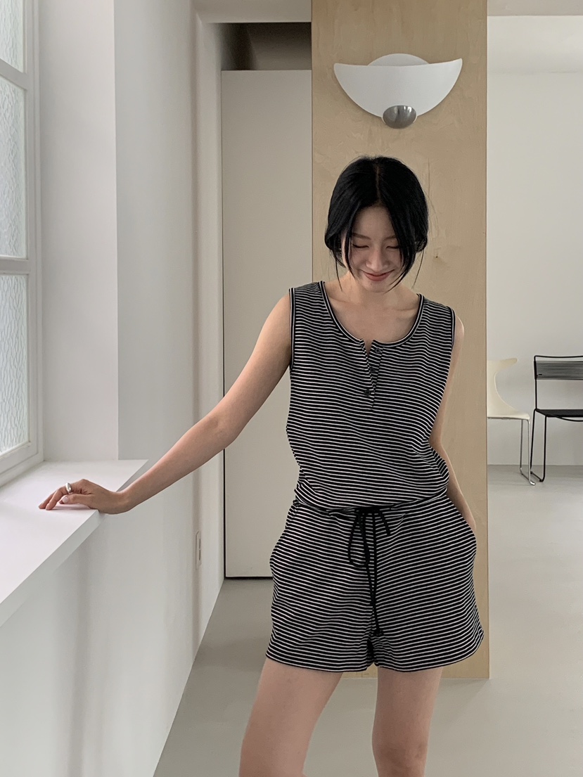 LOVE MOMENT東大門㊣實拍女士新款熱賣真品人氣休閑連體褲LOVE MOMENT連體褲