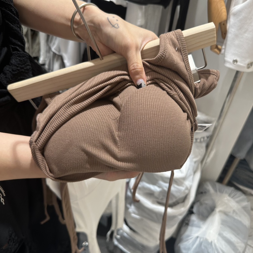 OUR MINUTE韓國代購㊣女士新品推薦25春夏真品人氣吊帶背心OUR MINUTE吊帶/背心