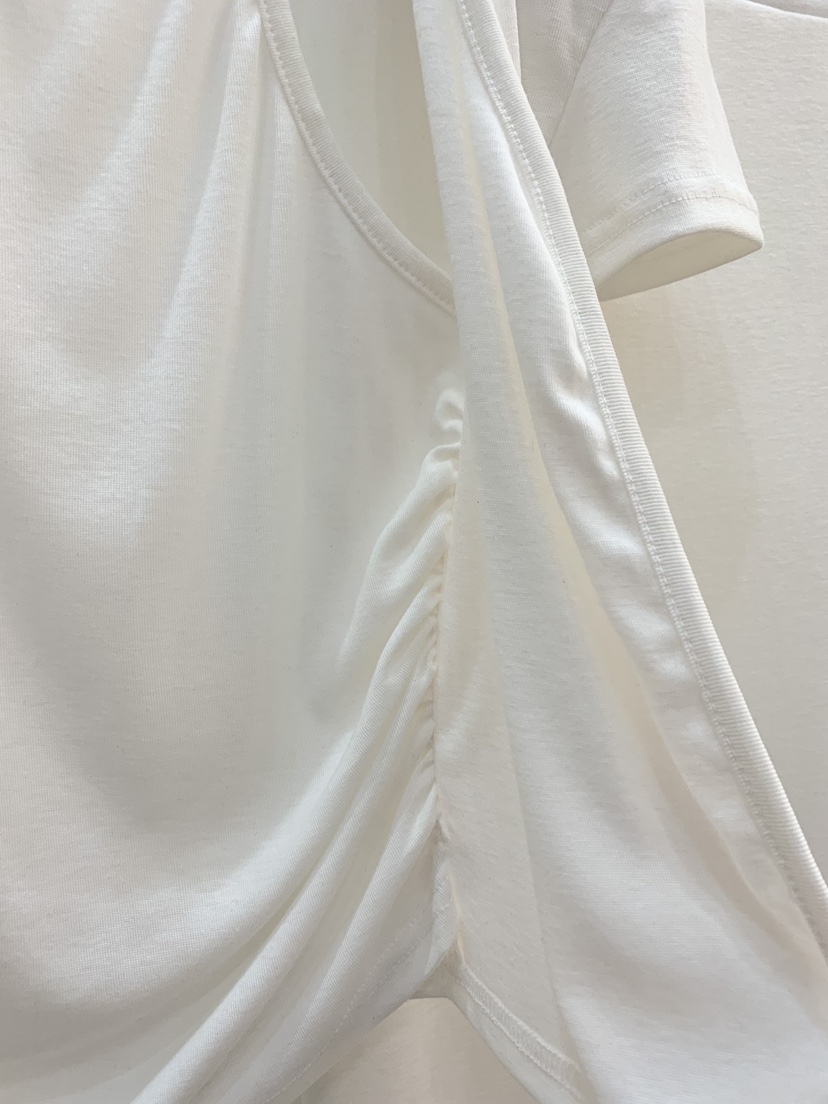 LIGHT AND SALT東大門㊣代購女裝新品25春夏T恤掛脖開衫奶油色假兩件LIGHT AND SALTT恤