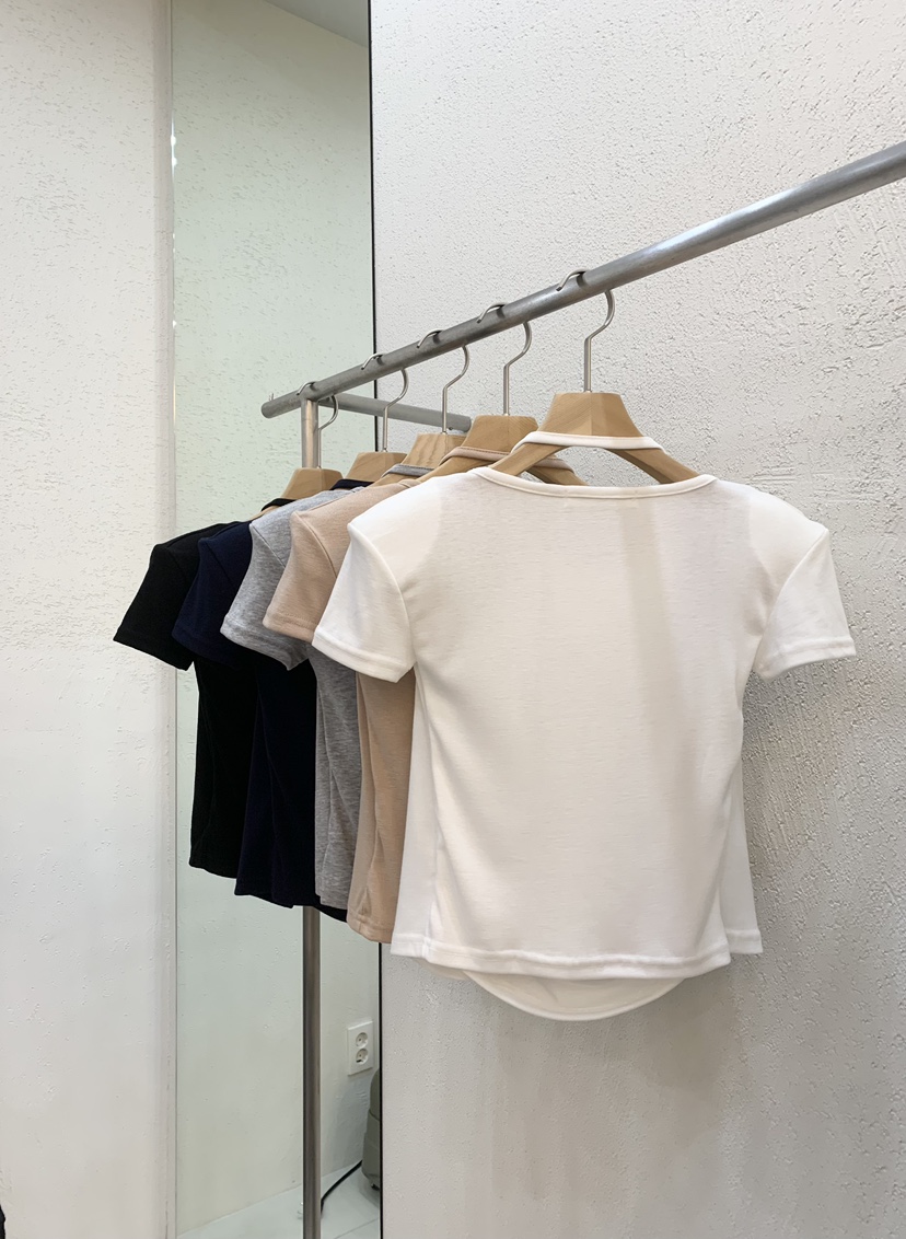 LIGHT AND SALT東大門㊣代購女裝新品25春夏T恤掛脖開衫奶油色假兩件LIGHT AND SALTT恤