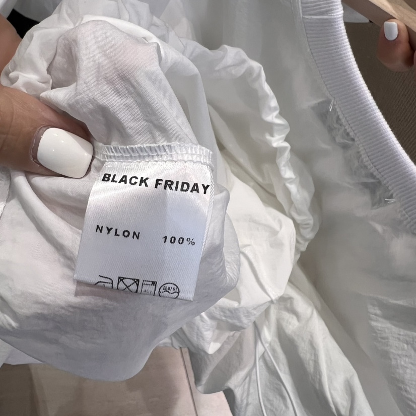 BLACKFRIDAY韓國代購㊣女士新品時尚25春夏人氣熱賣真品T恤BLACK FRIDAYT恤
