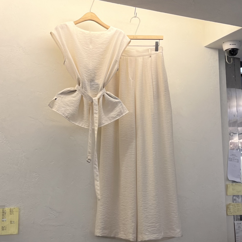 W AND J韓國代購㊣女裝新品人氣熱賣休閑推薦職業套裝含腰帶W AND J套裝