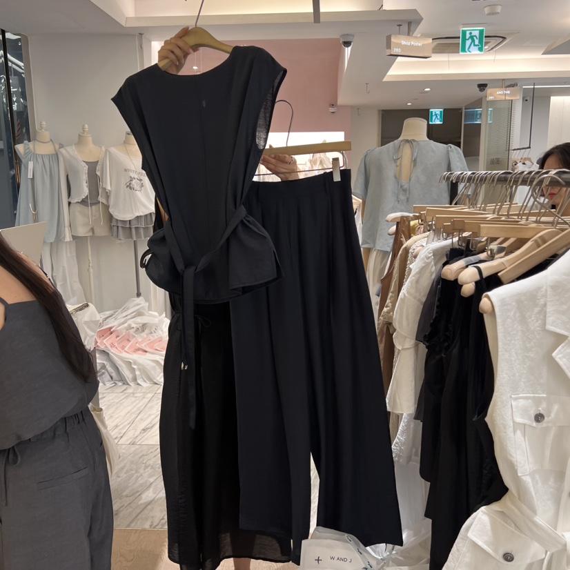W AND J韓國代購㊣女裝新品人氣熱賣休閑推薦職業套裝含腰帶W AND J套裝圖色2