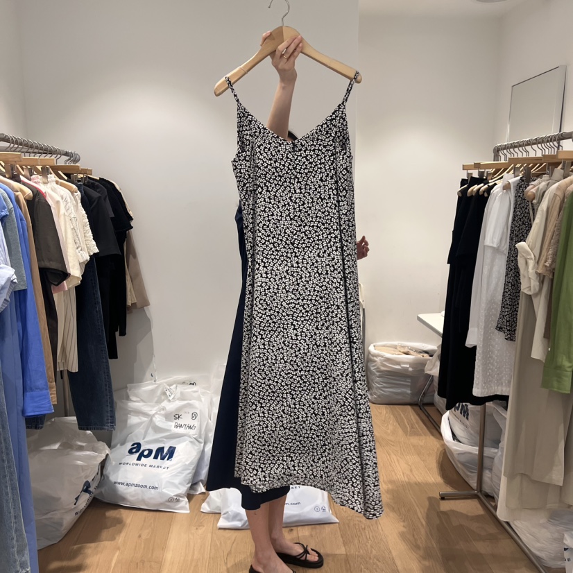 OUR-A東大門㊣實拍女裝新款25春夏真品時尚人氣推薦連衣裙OUR-A連衣裙