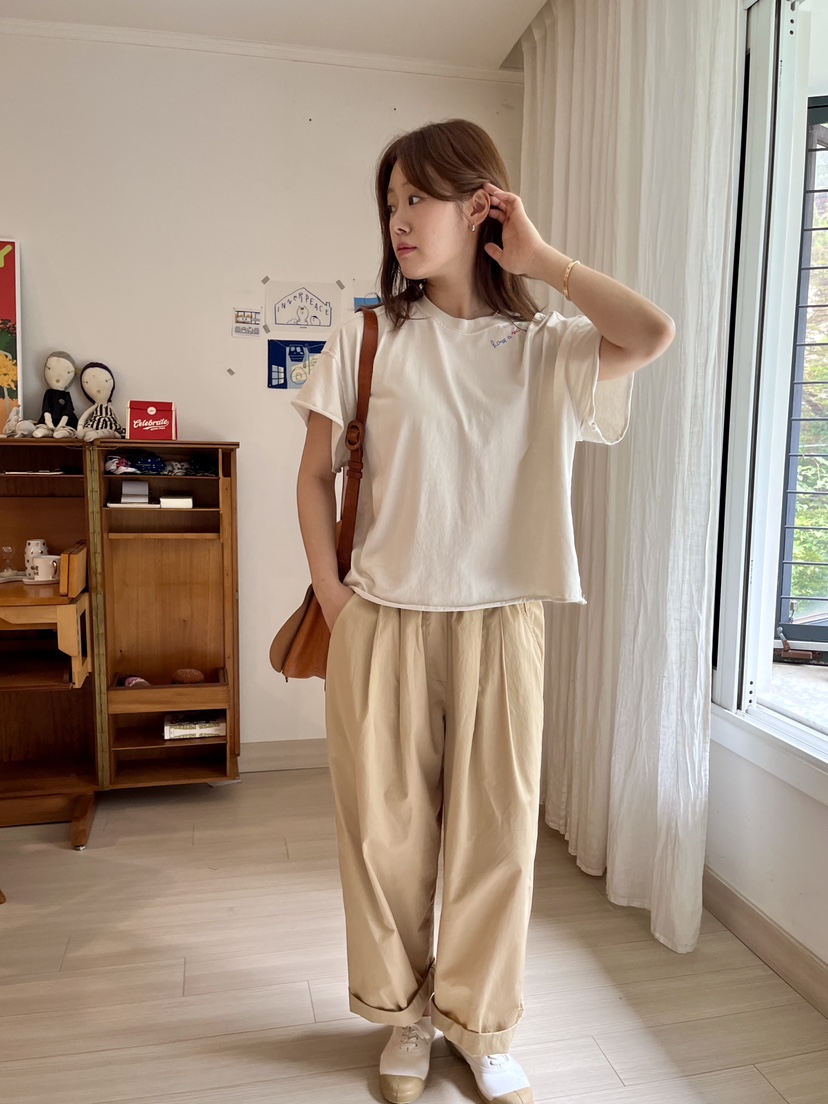 AT NOTE東大門㊣直郵女裝新款推薦時尚職業熱賣人氣T恤刺繡AT NOTET恤