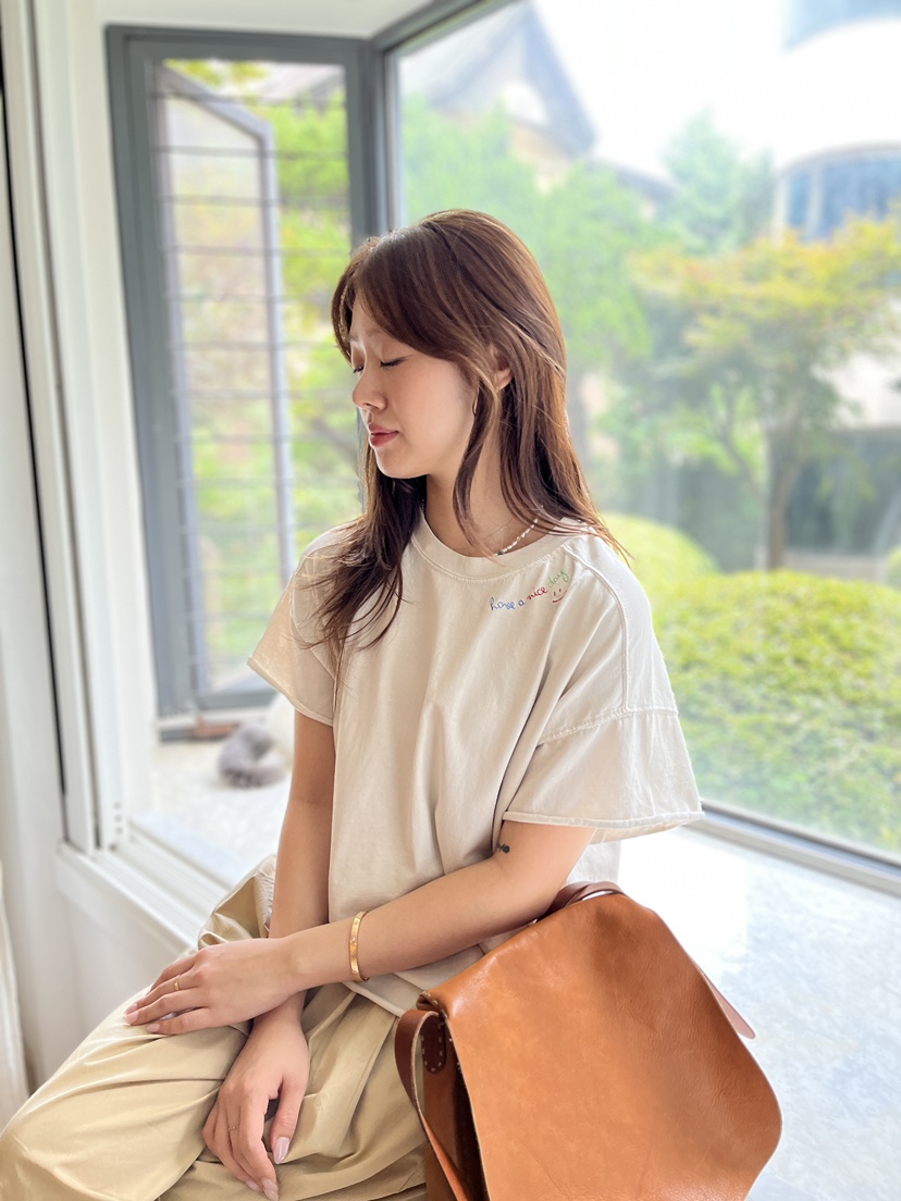 AT NOTE東大門㊣直郵女裝新款推薦時尚職業熱賣人氣T恤刺繡AT NOTET恤