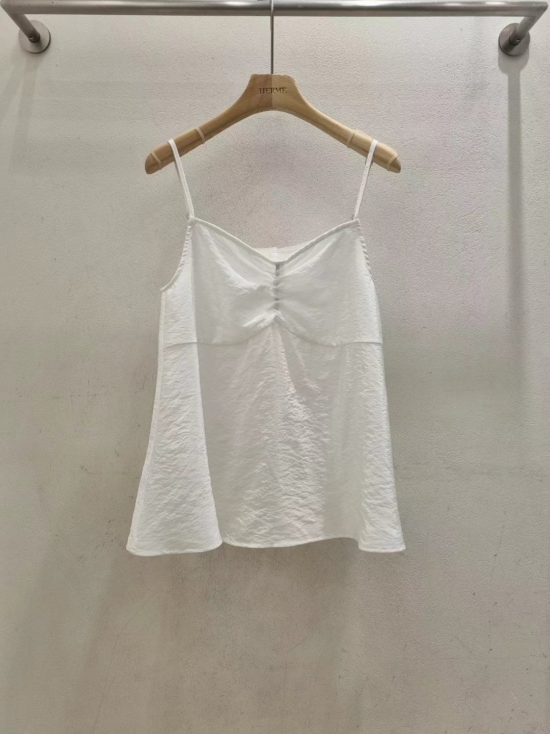 HERME韓國直郵㊣女裝新品職業人氣時尚25春夏真品熱賣吊帶背心HERME吊帶/背心圖色1