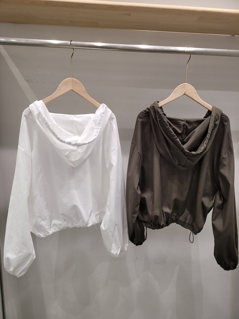 1 2ILLY-S東大門㊣實拍女士新款熱賣長袖T恤短款亞麻連帽1 2ILLY/THE SIL長袖T恤