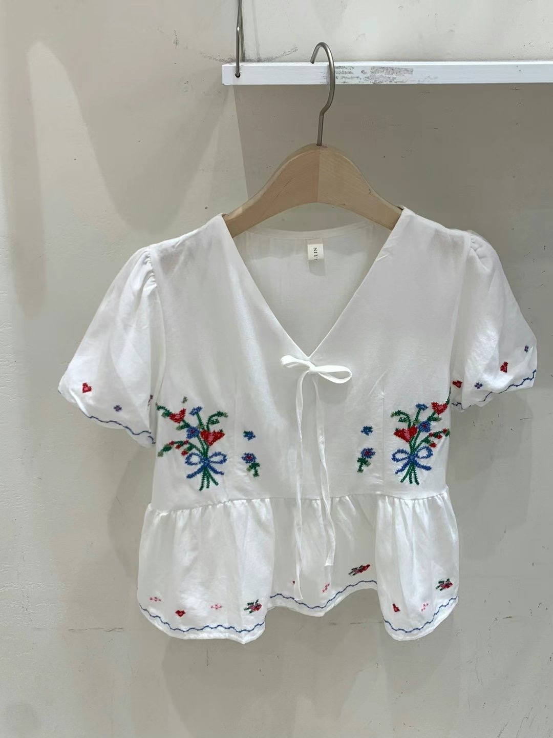 FRIDA東大門㊣實拍女裝新品熱賣職業25春夏人氣襯衫蕾絲衫刺繡FRIDA襯衫/蕾絲衫圖色1