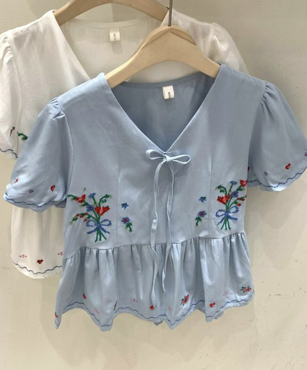 FRIDA東大門㊣實拍女裝新品熱賣職業25春夏人氣襯衫蕾絲衫刺繡FRIDA襯衫/蕾絲衫圖色2
