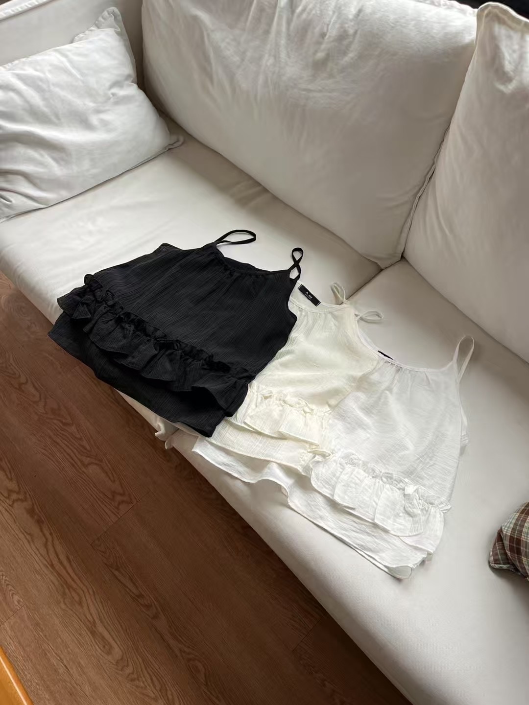 ONTHEMOOD東大門㊣直郵女裝新品真品休閑25春夏熱賣吊帶背心RIPPLE吊帶/背心圖色2