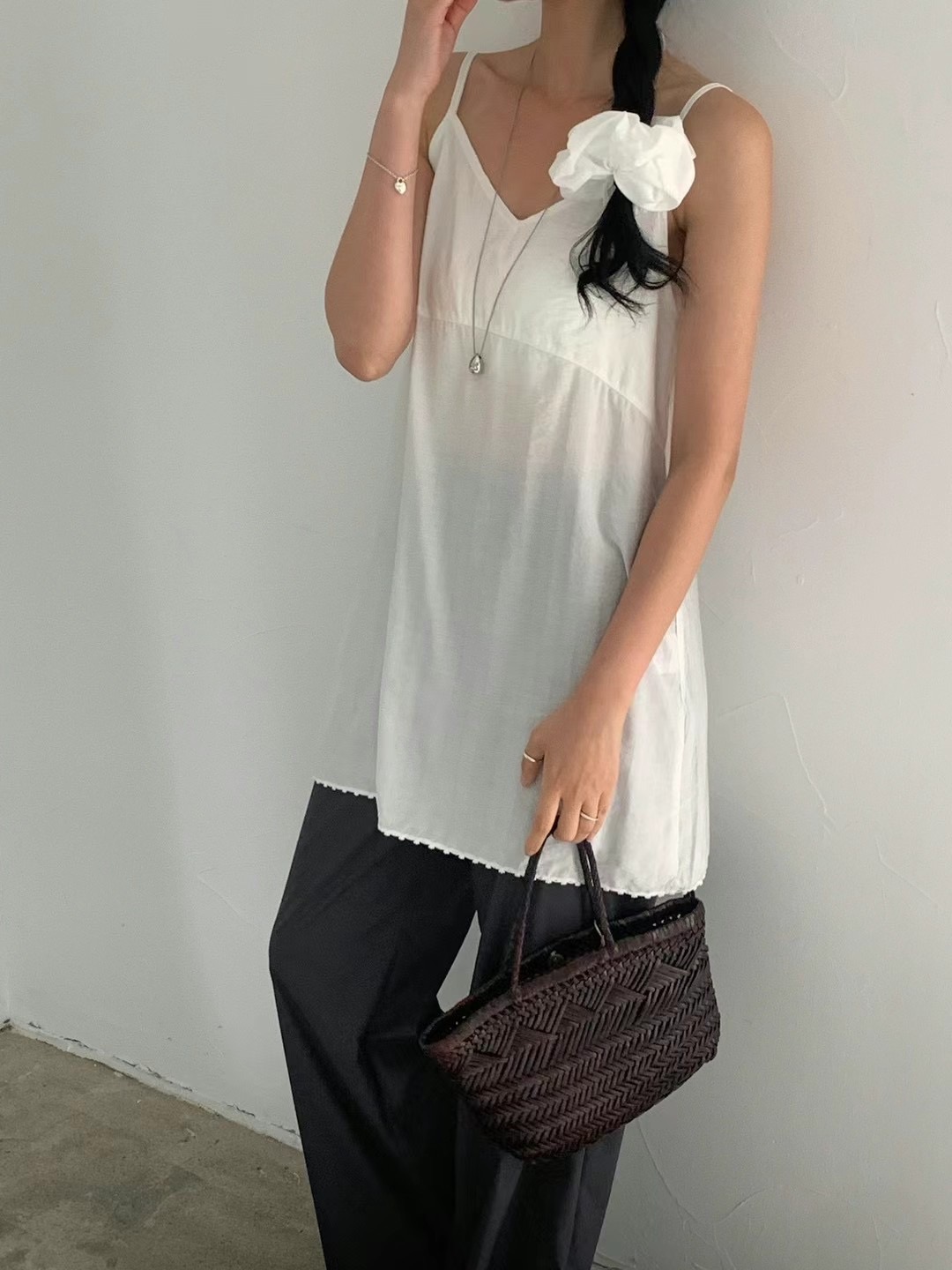 FLAT WHITE韓國直郵㊣女士新款熱賣人氣職業25春夏吊帶背心FLAT WHITE吊帶/背心圖色2