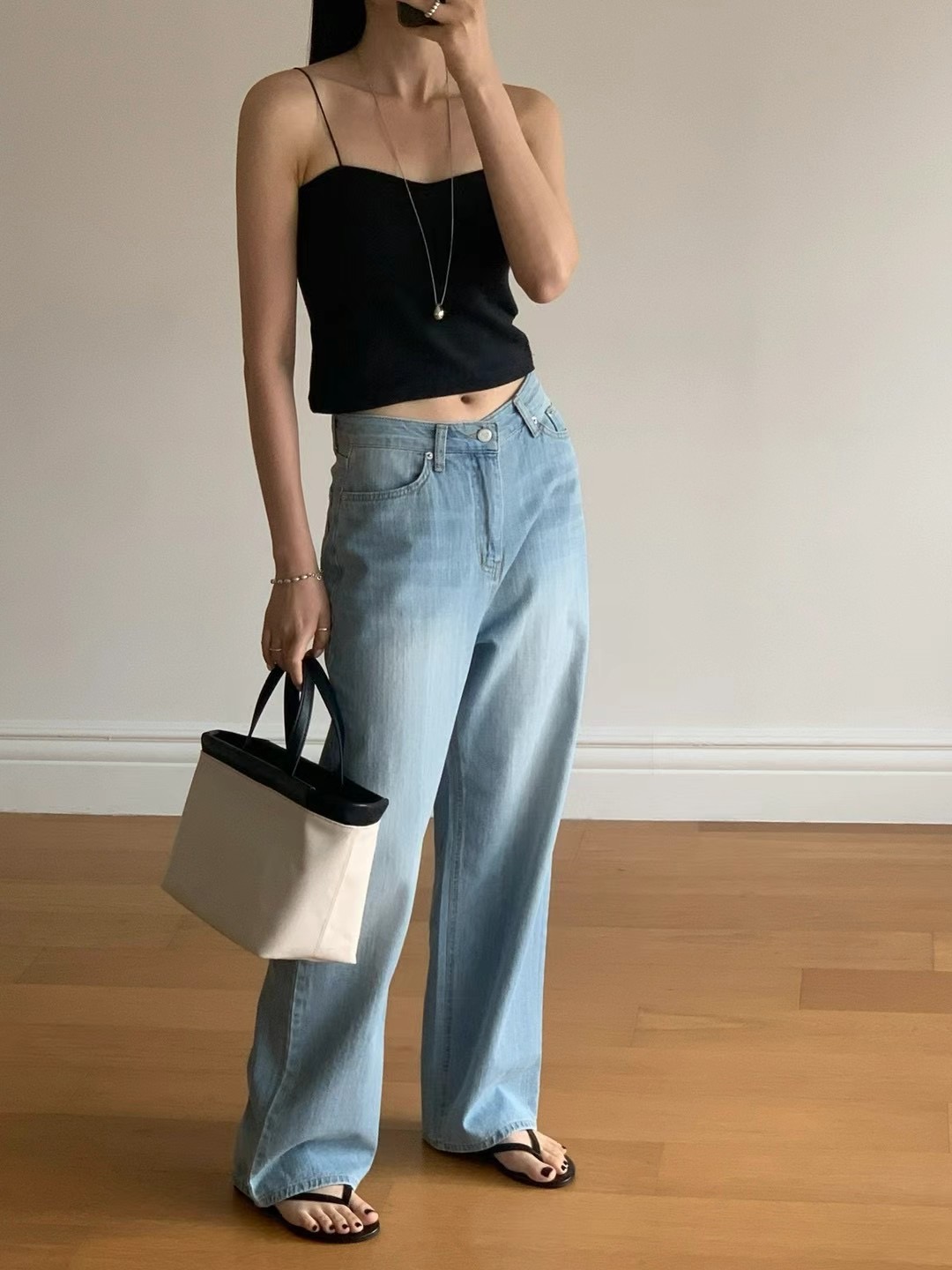 FLAT WHITE東大門㊣代購女裝新品25春夏推薦時尚職業吊帶背心FLAT WHITE吊帶/背心