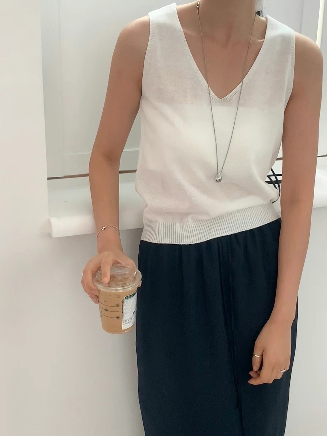 FLAT WHITE韓國代購㊣女裝新款時尚職業25春夏休閑吊帶背心FLAT WHITE吊帶/背心圖色2