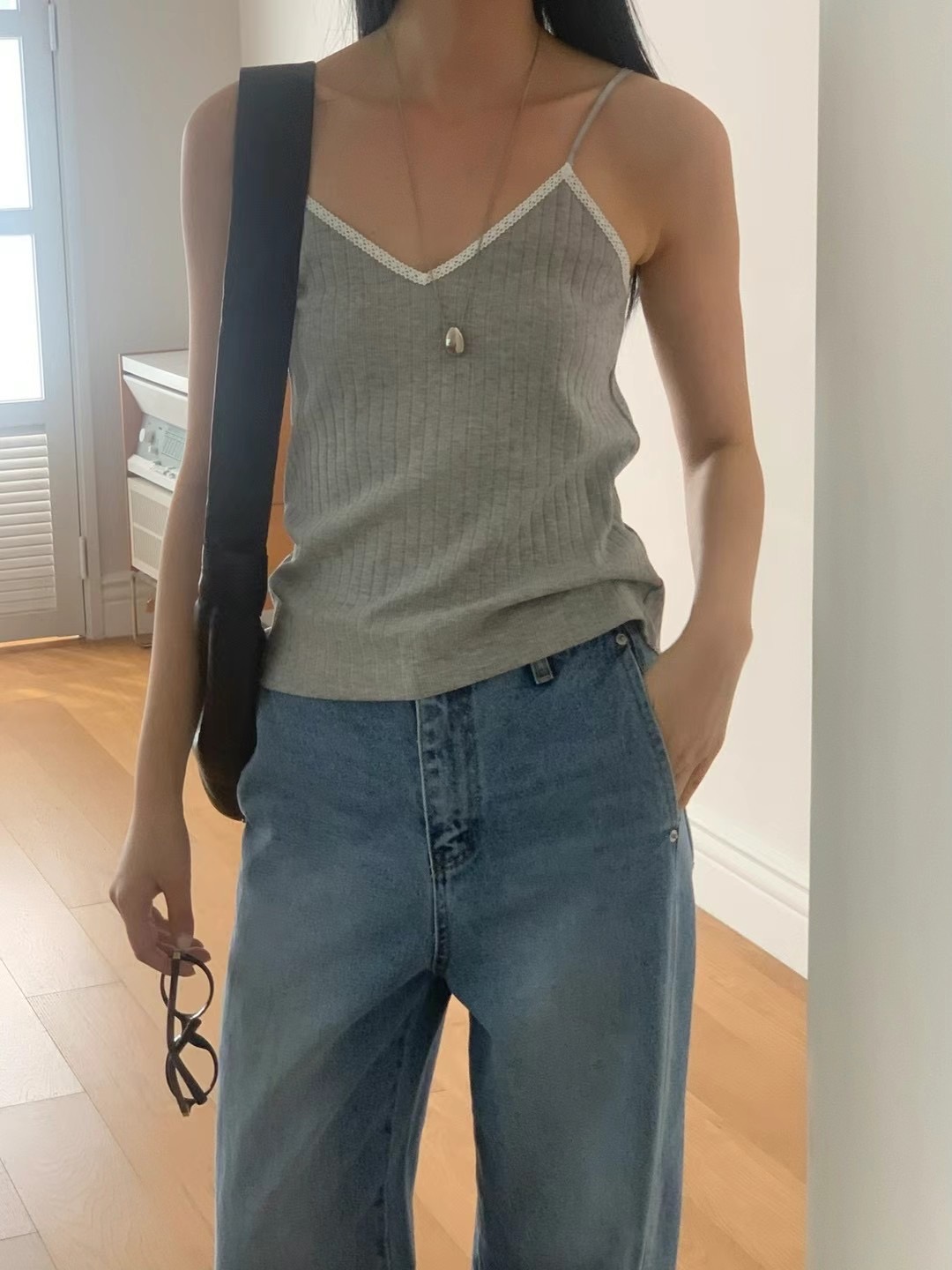 FLAT WHITE韓國直郵㊣女裝新品熱賣人氣推薦時尚職業吊帶背心FLAT WHITE吊帶/背心