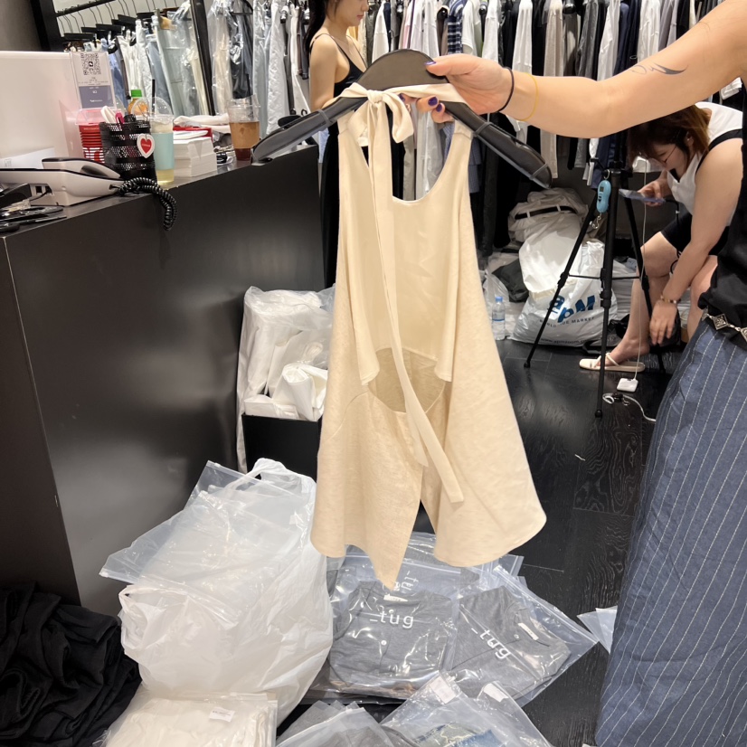 TUG韓國直郵㊣女裝新品職業休閑推薦人氣真品時尚25春夏吊帶背心TUG吊帶/背心
