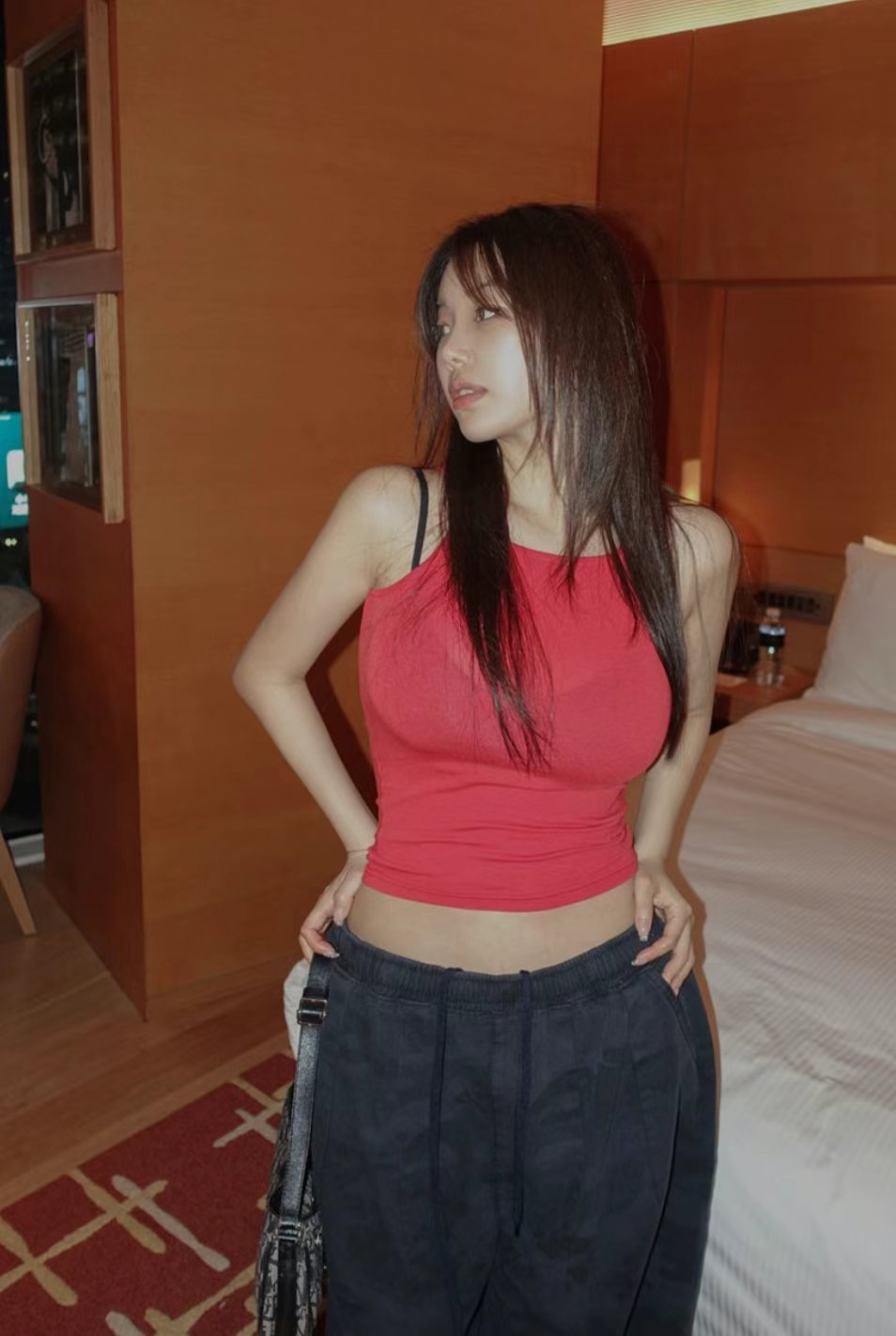 BUSTLING韓國代購㊣女士新款25春夏推薦人氣時尚熱賣吊帶背心BUSTLING吊帶/背心