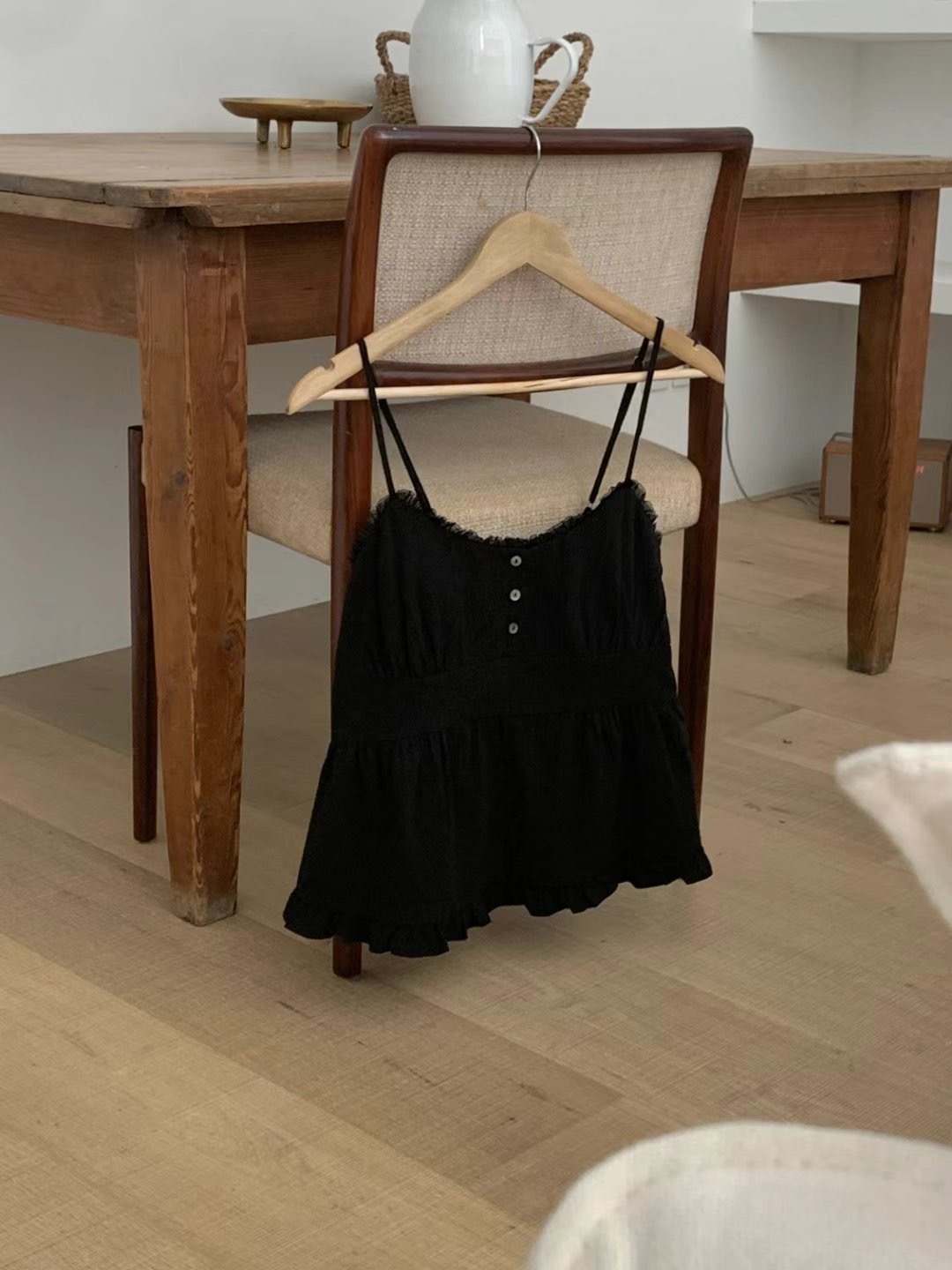 POMELO東大門㊣代購女裝新款真品熱賣25春夏休閑職業吊帶背心POMELO吊帶/背心圖色1