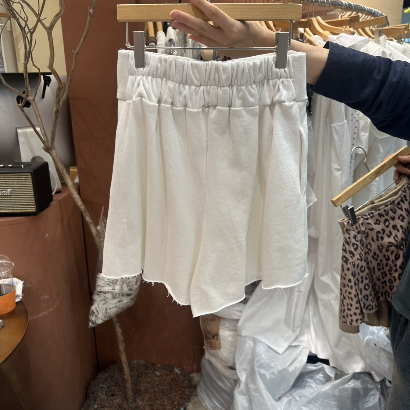 MIENNE韓國直郵㊣女裝新品時尚熱賣人氣推薦職業休閑短褲紐扣MIENNE短褲