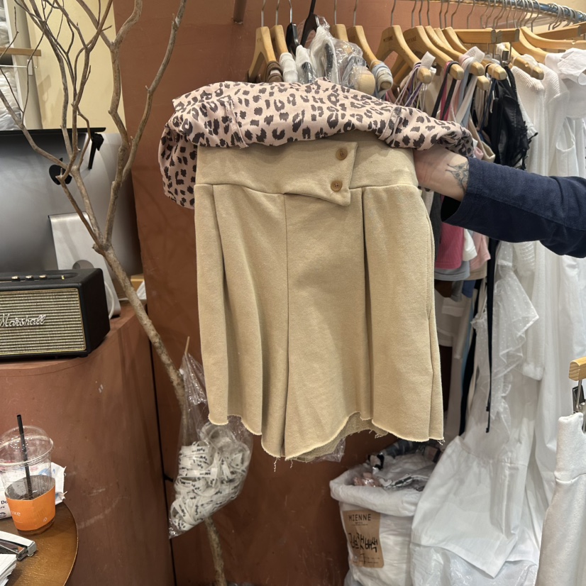 MIENNE韓國直郵㊣女裝新品時尚熱賣人氣推薦職業休閑短褲紐扣MIENNE短褲圖色2