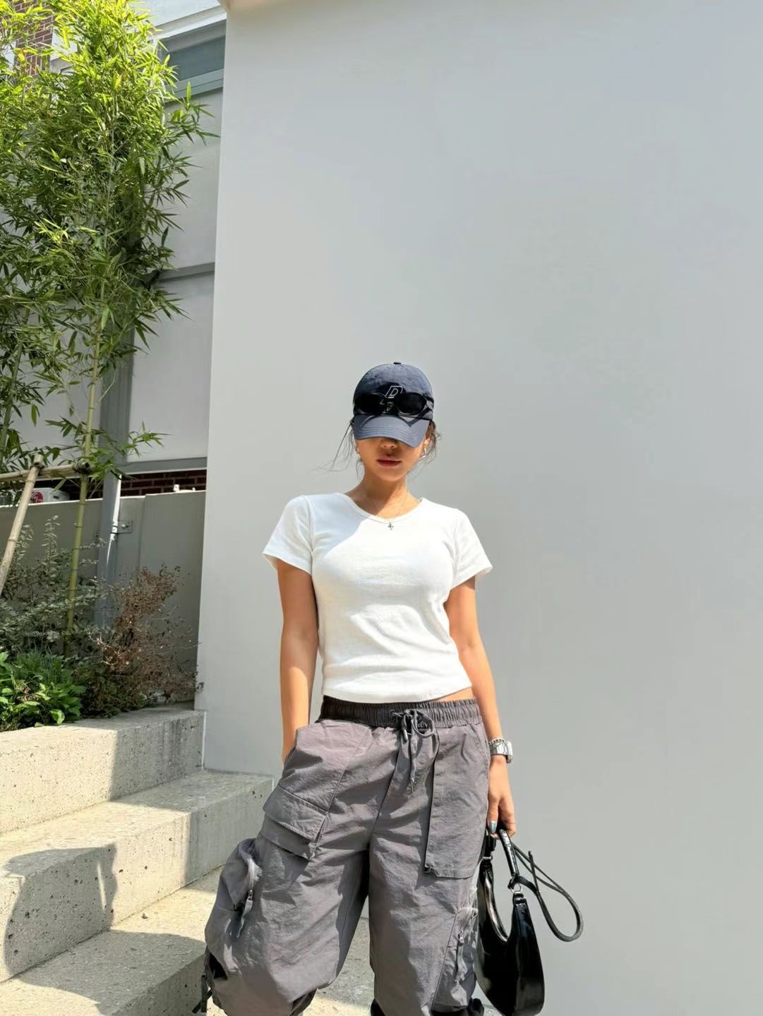QUEENS MADE東大門㊣實拍女裝新款真品熱賣職業T恤V領修身QUEENS MADET恤