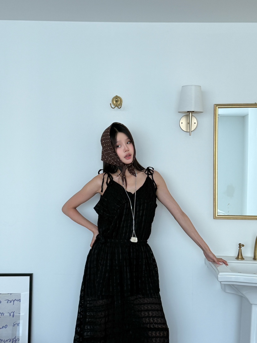 MAISONDEGLORY東大門㊣直郵女士新款休閑熱賣套裝裹身裙套裝MAISON DE GLORY套裝