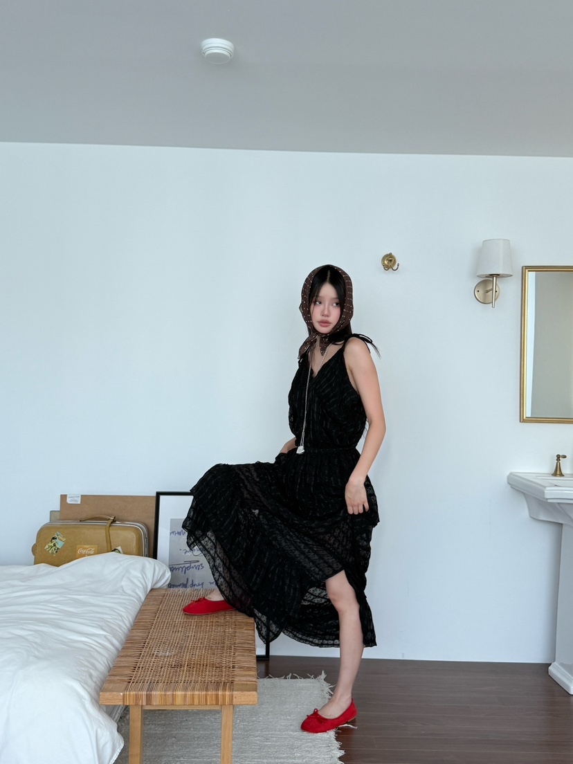 MAISONDEGLORY東大門㊣直郵女士新款休閑熱賣套裝裹身裙套裝MAISON DE GLORY套裝