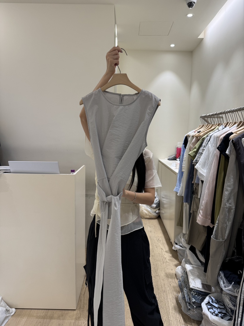 FLOWER-L韓國直郵㊣女士新品人氣時尚職業真品熱賣吊帶背心FLOWER吊帶/背心圖色2