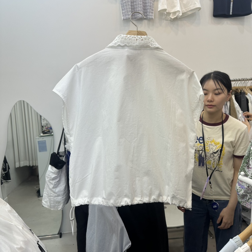 ABLESTUDIO東大門㊣代購女士新品人氣襯衫蕾絲衫荷葉邊蕾絲ABLE STUDIO襯衫/蕾絲衫