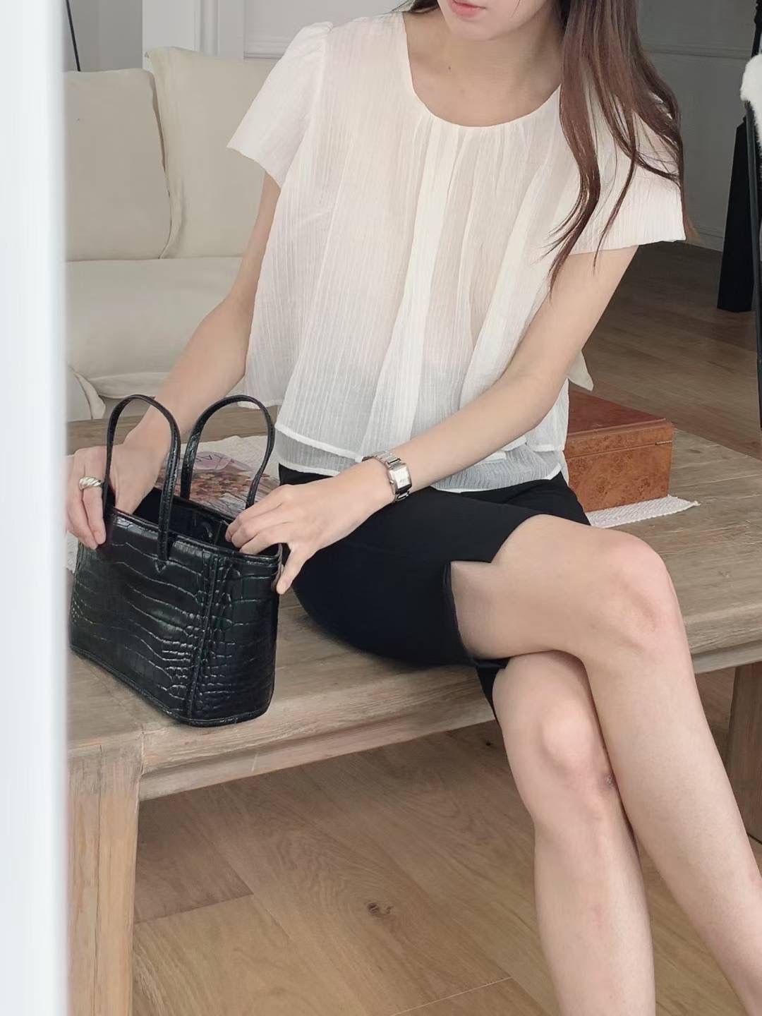 AT THIS MOMENT東大門㊣實拍女士新款真品推薦襯衫蕾絲衫AT THIS MOMENT襯衫/蕾絲衫