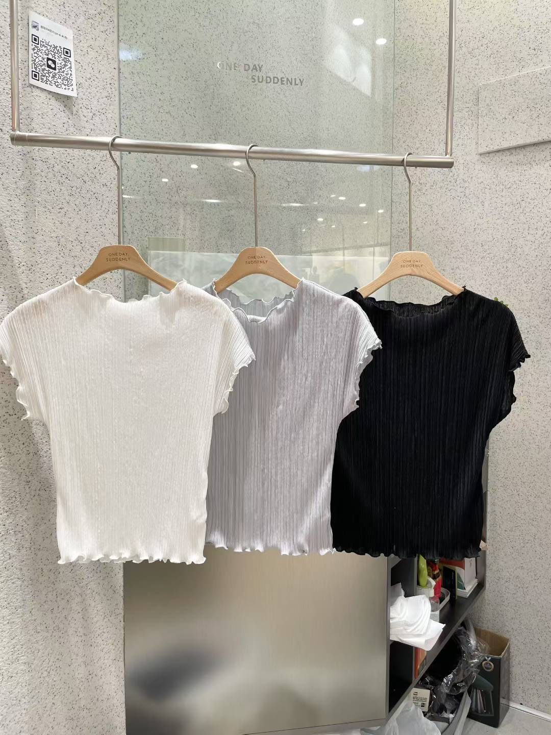 ONE DAY SUDDENLY韓國代購㊣女裝新品25春夏職業推薦人氣T恤ONE DAY SUDDENLYT恤圖色3左三色