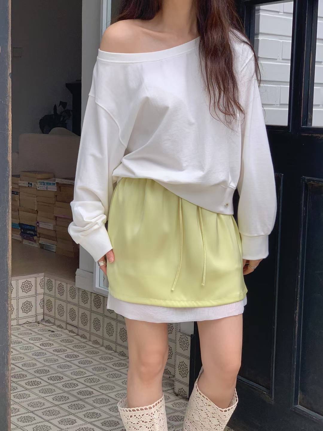 UNCOVER CUBE韓國代購㊣女裝新款職業25春夏人氣時尚熱賣衛衣LALAGIRL衛衣