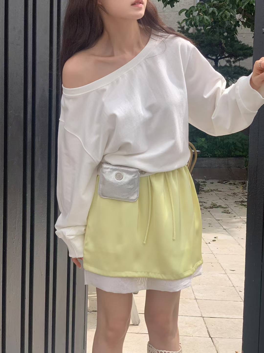 UNCOVER CUBE韓國代購㊣女裝新款職業25春夏人氣時尚熱賣衛衣LALAGIRL衛衣圖色1