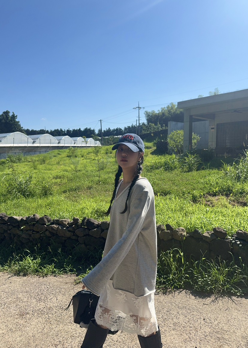 OUPPT東大門㊣代購女裝新品推薦25秋夏人氣時尚職業衛衣雙V領OUPPT衛衣